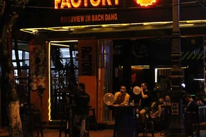 Muôn mặt thú chơi bóng cười ở Đà Nẵng