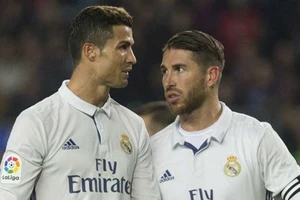 Zidane bất lực, Ronaldo bị cô lập!