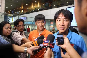 Công Vinh mời HLV Miura để làm gì?