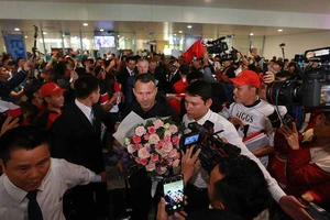 ‘Thương vụ’ Ryan Giggs và Paul Scholes làm thầy ở PVF