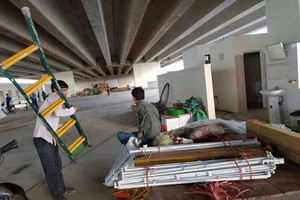 Buộc tháo dỡ nhà hàng dưới gầm cao tốc Hà Nội-Hải Phòng