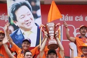 Ai muốn vô địch V-League, hỏi bầu Hiển!