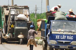 TP.HCM kêu gọi xử lý rác khẩn cấp