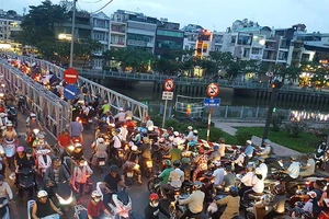 Nghịch lý 2 cây cầu trên kênh Nhiêu Lộc - Thị Nghè