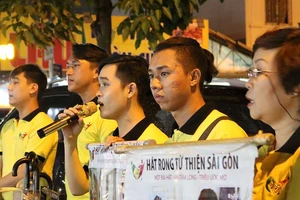 Chúng tôi là Hát rong từ thiện Sài Gòn!