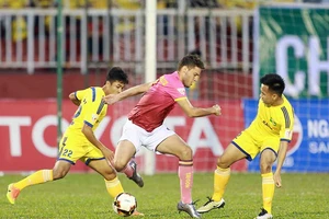 Bóng đá Việt và cuộc chơi của các ông bầu