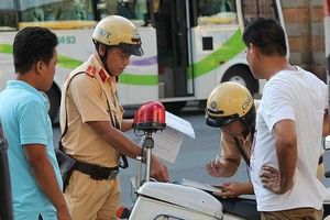 Muốn tăng gấp đôi mức phạt phải giám sát chặt CSGT