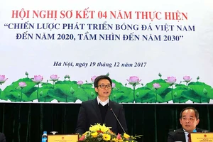 Phó Thủ tướng Vũ Đức Đam: ‘Bóng đá VN chưa đẹp đâu!’