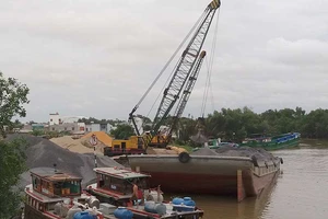 Hơn 350 bến, cảng bất ngờ trở thành hoạt động… chui!