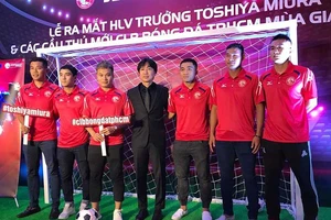 Cuộc tái ngộ của Công Vinh và thầy cũ Miura