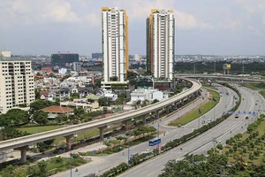 Vì sao 2 dự án metro đội vốn hàng chục ngàn tỉ?