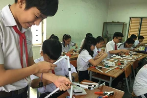 Bỏ cộng điểm nghề mới mong dạy nghề thực chất!