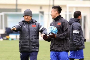 Thầy trò HLV Park Hang-seo sợ... ông trời