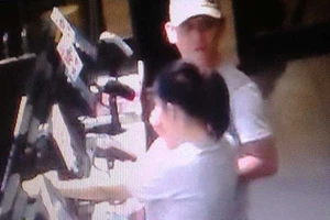 Không trả iPhone bỏ quên trong tiệm McDonald’s