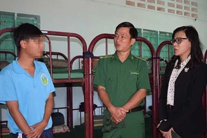 ‘Lì xì cho các em một, hai trăm ngàn là rất ý nghĩa!’