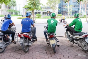 Hà Nội kiến nghị siết chặt hoạt động của Uber, Grab