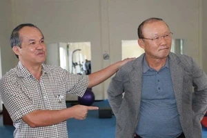 Bầu Đức bật mí chuyện ‘săn’ HLV Park Hang-seo
