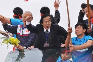 Chuyện ông Nguyễn Lân Trung gây bão trên mạng