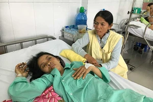 Suýt mất mạng vì tìm thầy lang chữa rắn cắn