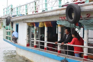 Người đầu tiên lái thuyền du lịch trên sông Hàn