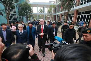 Chủ tịch FIFA khen bóng đá Việt Nam nức nở