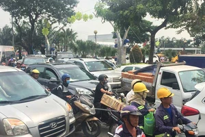 TP.HCM, Hà Nội ùn ứ giao thông ngày đưa ông Táo