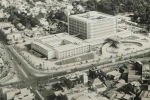 Con đường thiên lý ngang qua Sài Gòn