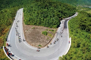 ‘Lái máy bay’ săn ảnh thể thao