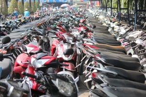 Tăng giá vô tội vạ, nhiều bãi giữ xe bị phạt nặng