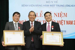 Phó Thủ tướng chúc mừng Ngày Thầy thuốc Việt Nam