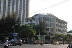 Ngừng dự án đổi đất vàng lấy trường học