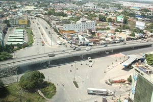 ‘Run rẩy’ đi qua ngã tư Vũng Tàu