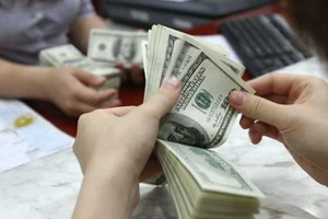 Tỉ giá USD/VND bỗng dưng ‘nổi sóng’