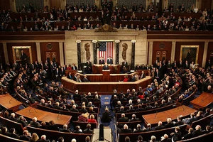 Mỹ tăng cường quan hệ với Đài Loan, TQ phản pháo