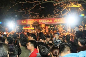 Khai ấn đền Trần diễn ra khá trật tự