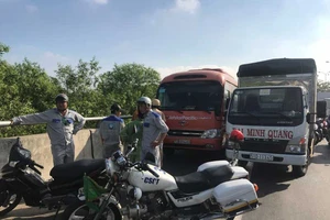 Tài xế đánh nhau, đường dẫn cao tốc Long Thành ùn tắc