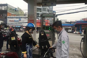 Cho ‘hồi sinh’ xăng A92: Nên không?