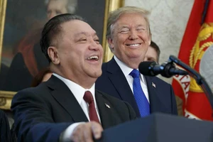 Mỹ chặn thương vụ 117 tỉ USD vì lo an ninh