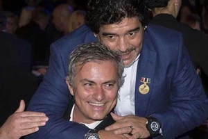 Khi Maradona đối đầu với Mourinho