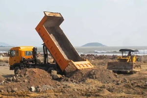 Vịnh Nha Trang bị xâm hại do ‘lơ’ quản lý
