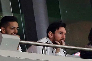 Messi nhận chỉ trích từ trận Argentina thua Tây Ban Nha