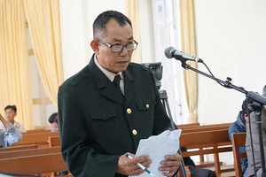 Phạt án treo chấp hành viên bán tài sản 37 tỉ đồng