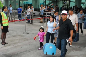 Từ 1-4, hàng không đồng loạt tăng giá, phí