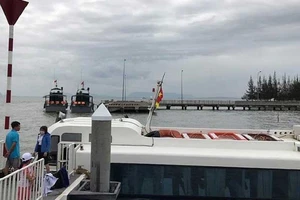 Tàu cao tốc gặp sự cố ở Cần Giờ, 42 người thoát nạn