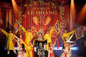 Hoa Hạ và ‘Thái hậu Dương Vân Nga’ phiên bản mới