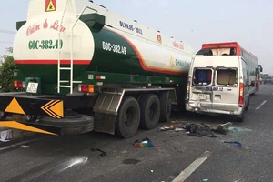 Đề nghị ngăn chặn đốt rơm rạ ven cao tốc