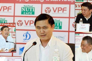 Hội đồng quản trị VPF giữ ghế cho bầu Tú