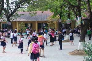 Dạy và học trong nỗi lo trường sập