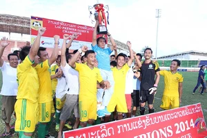 Các ông bầu Việt đầu tư cho bóng đá ngoại