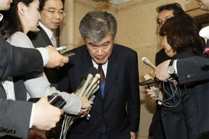 Thứ trưởng Nhật ‘ngã ngựa’ vì quấy rối